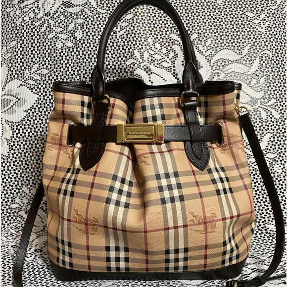 PRELOVED AUTHENTIC BURBERRY TOTE BAG - Picture 8 of 12